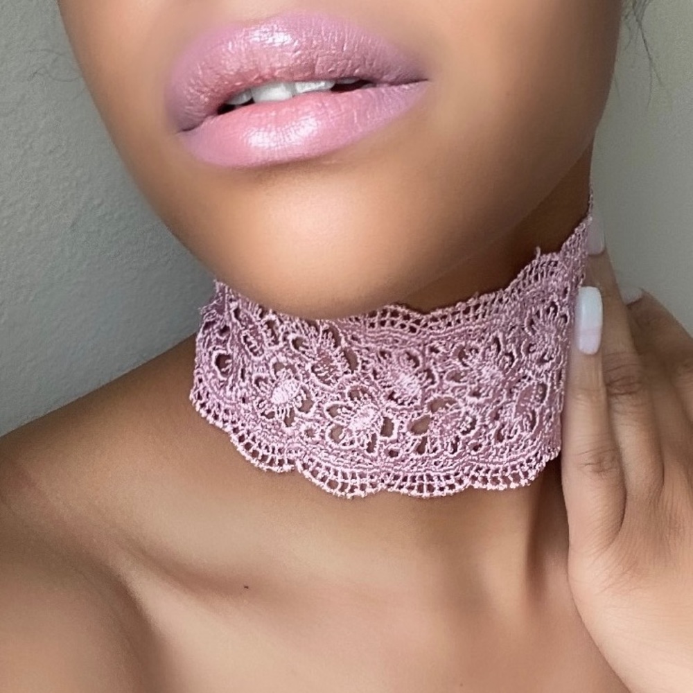 Lace (dusty rose) vintage chocker necklace